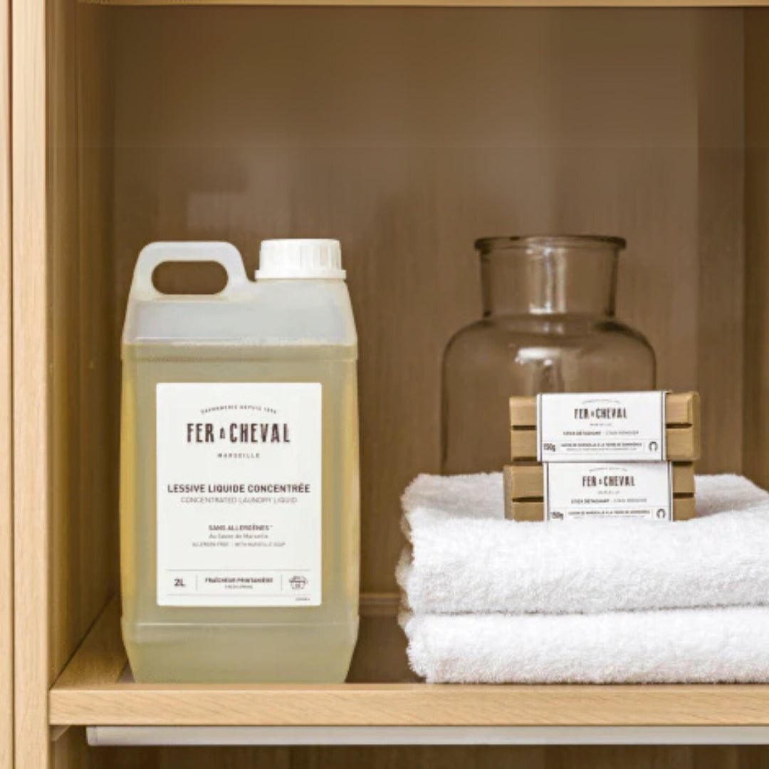 Fer à Cheval Trio Linge Propre Coffret Lessive 2L + 2 Sticks