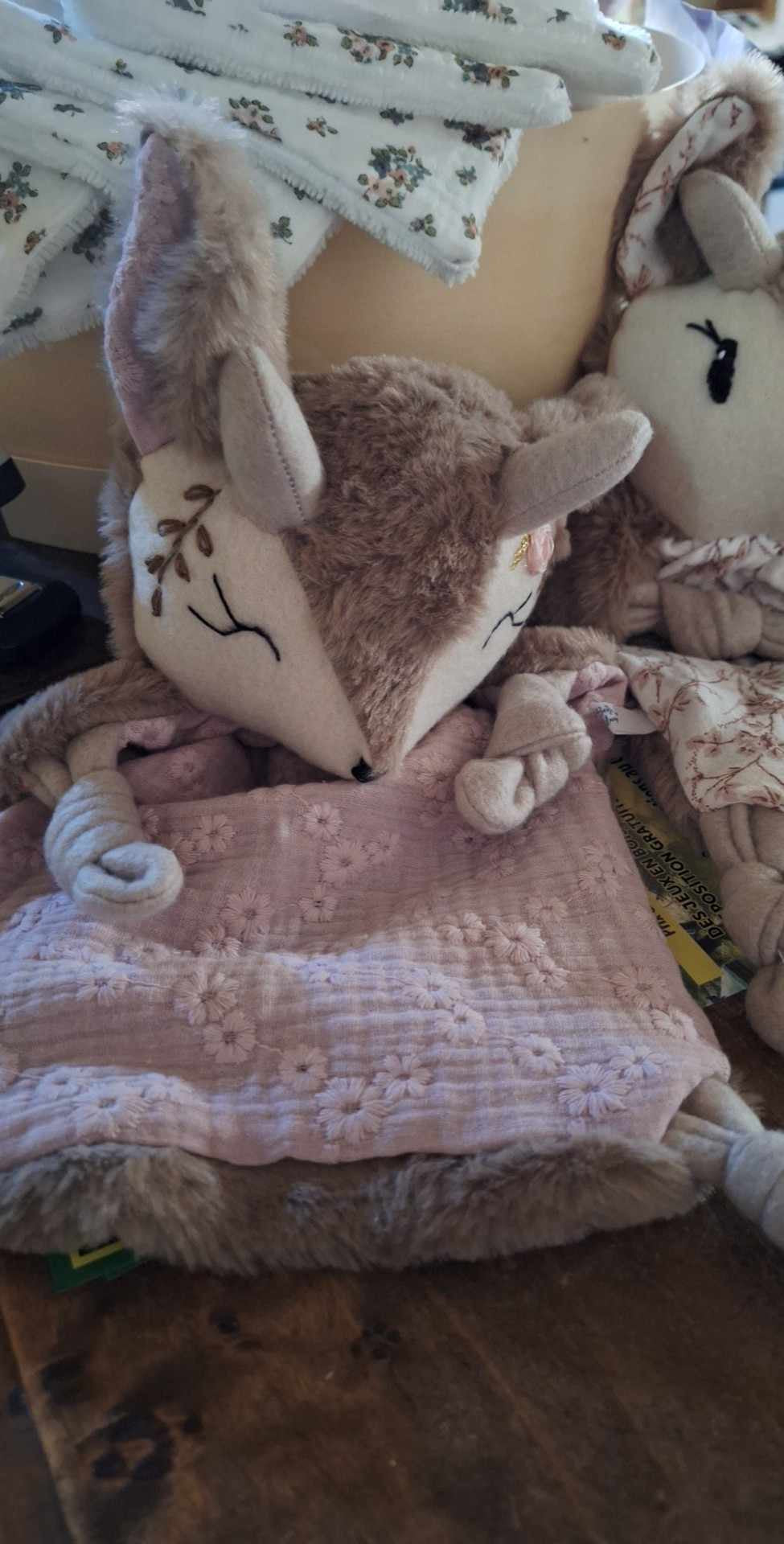 Exquises Caprines Coffrets Cadeaux doudou chèvre Payrac fait main