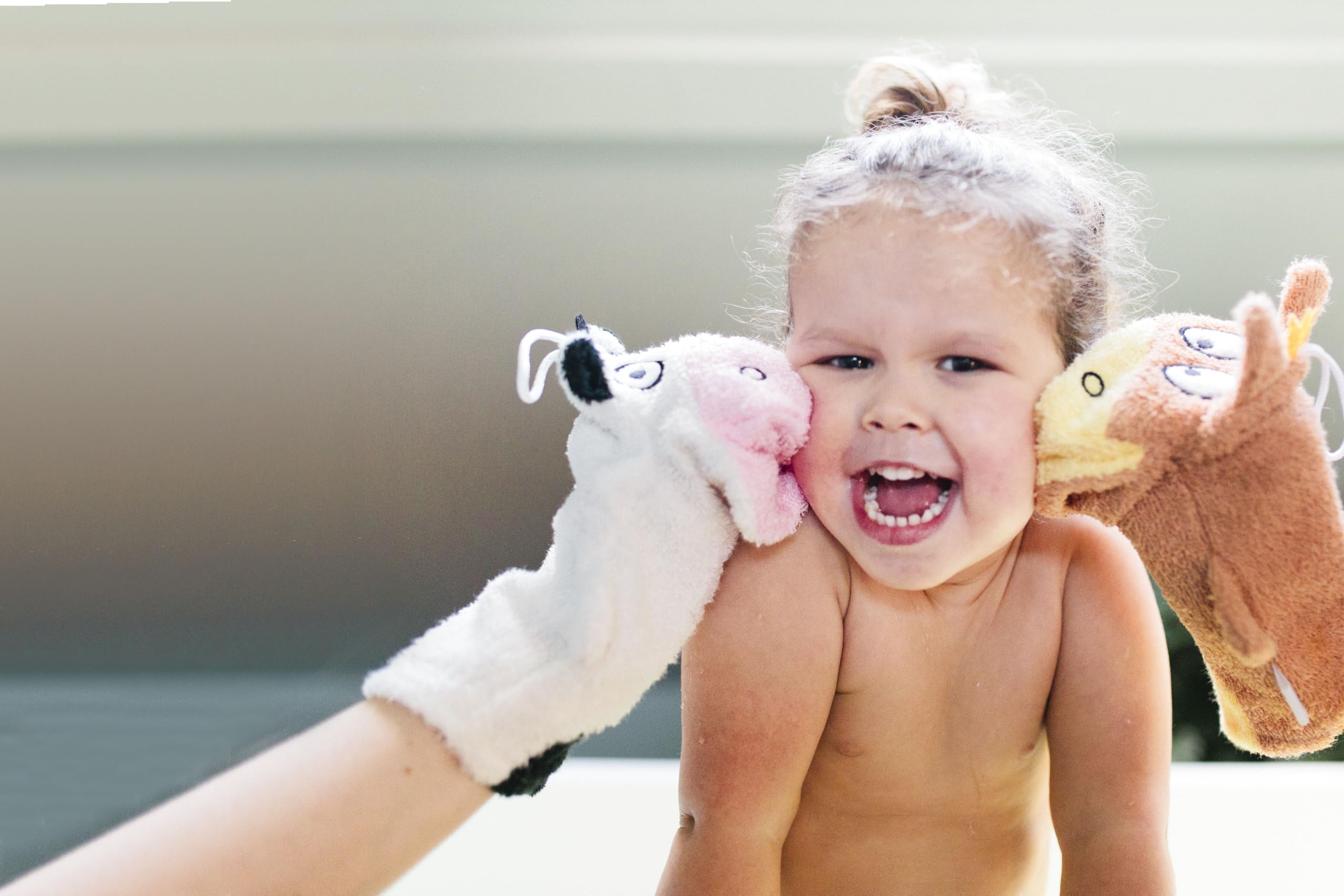 Isabelle Laurier Gant de toilette enfant vache coton blanc