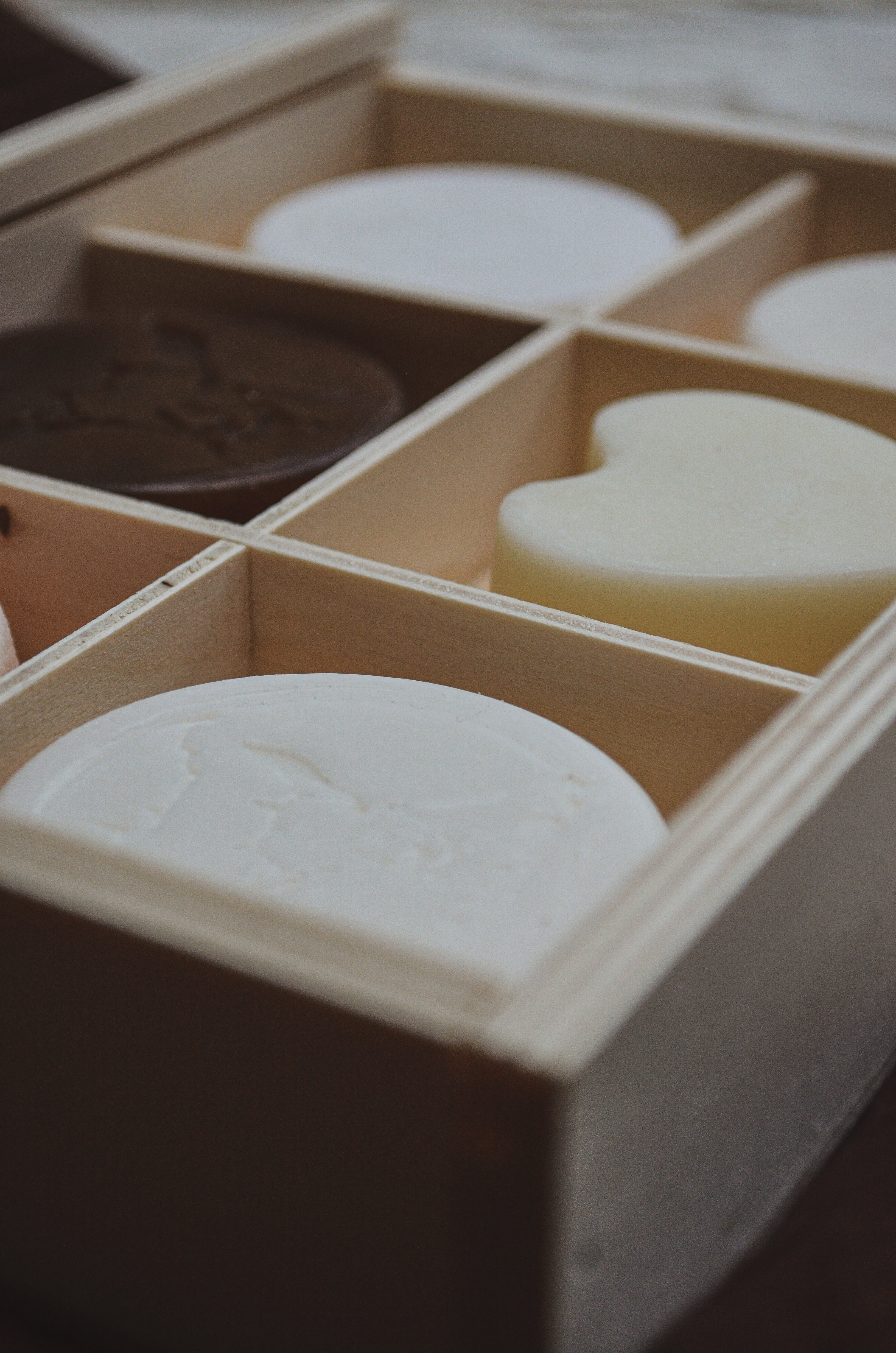 Exquises Caprines Découverte coffret 6 savons lait de chèvre bois