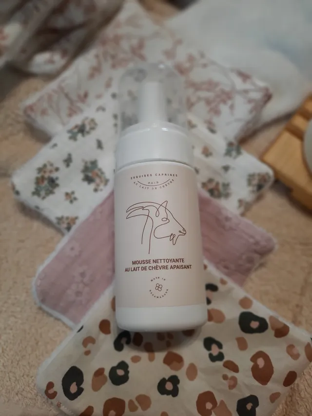 Exquises Caprines Soins au lait de chèvre Mousse Nettoyante 100ml peau sensible