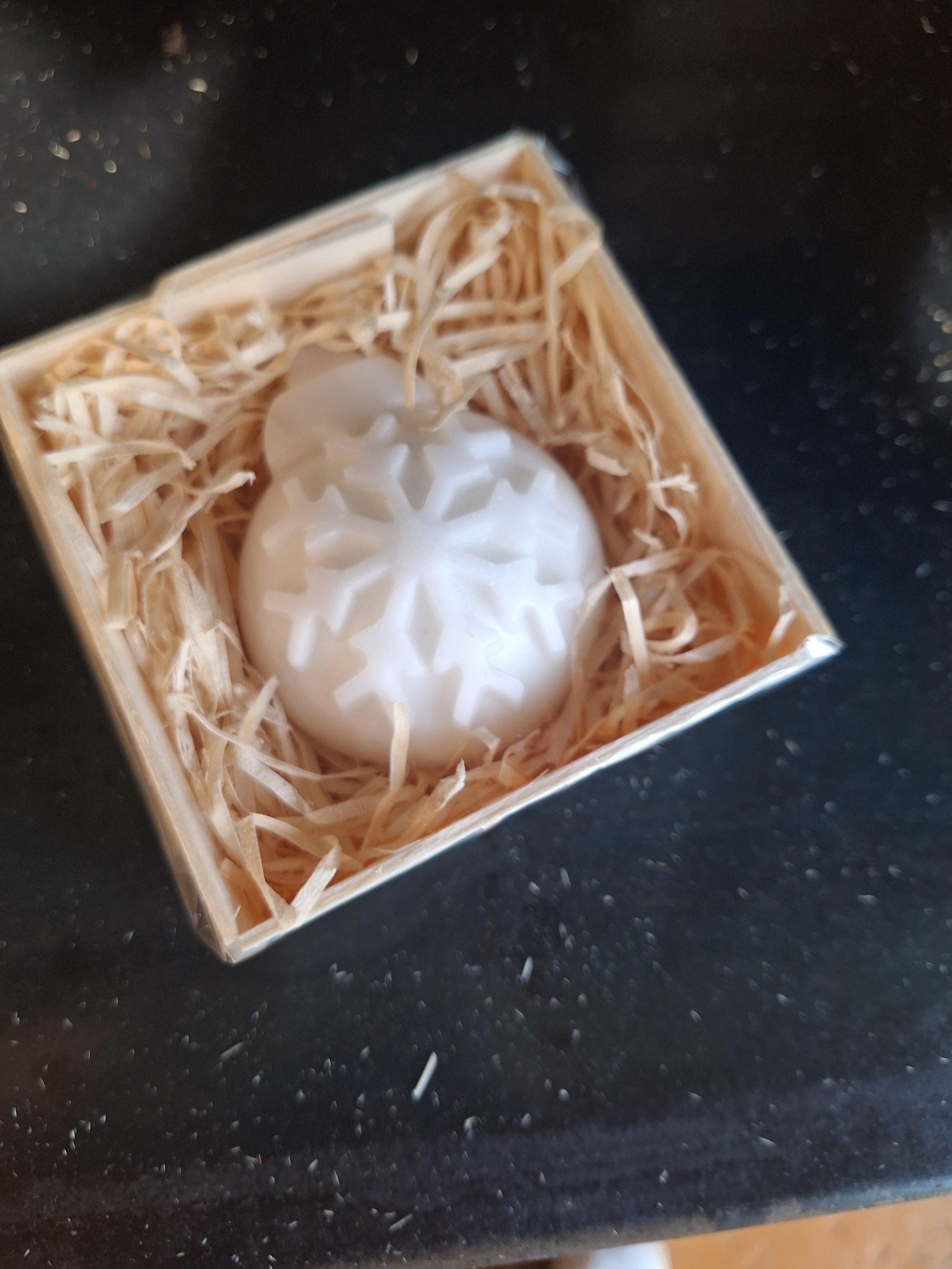 Exquises Caprines Savon Boule de Noël lait de chèvre 65g nature