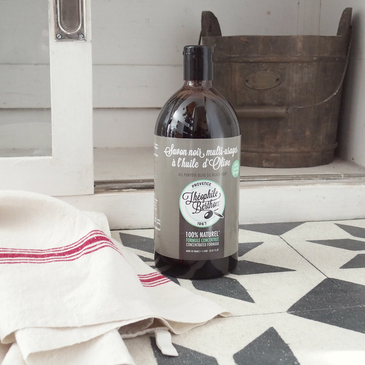 Théophile Berthon Savon Noir liquide 1L nettoyant eucalyptus