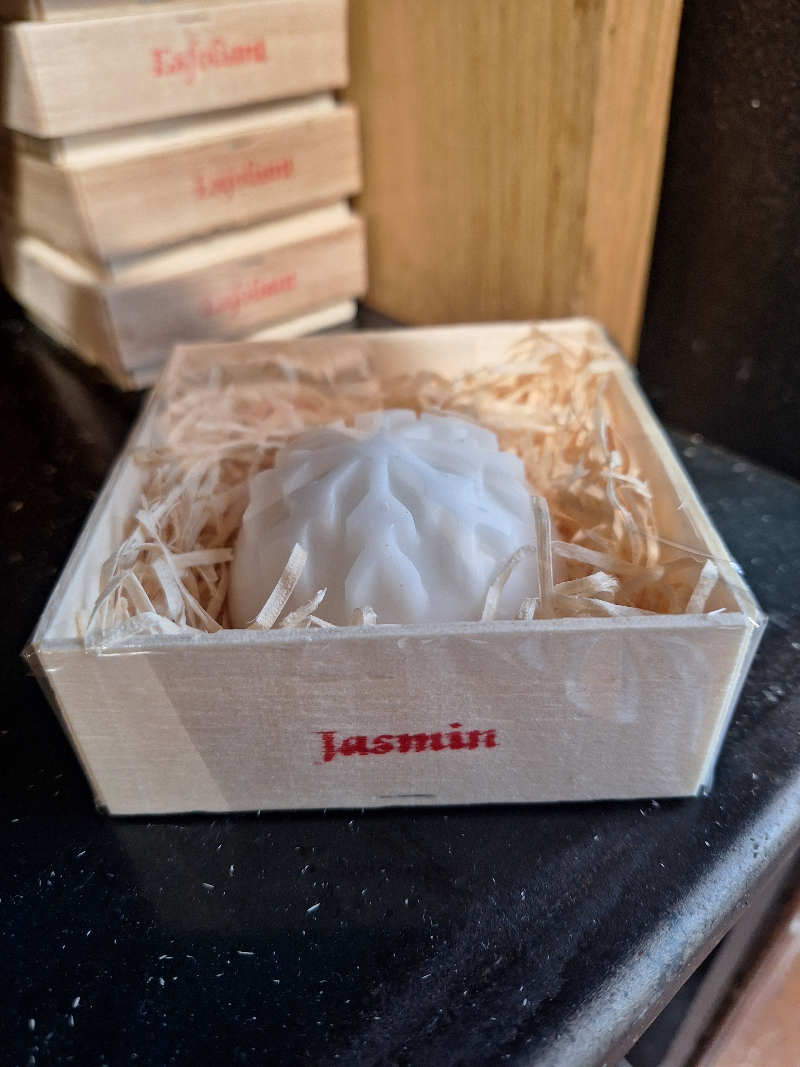 Exquises Caprines Savon Boule de Noël lait de chèvre 65g nature